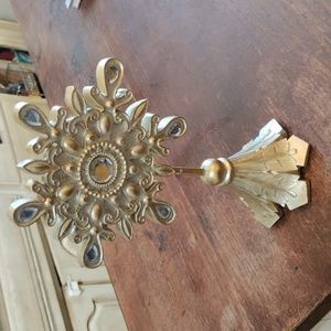 Old east main table top gold snowflake 2DG